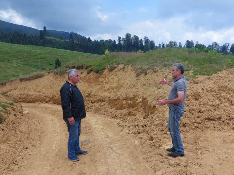 დასრულდა კურორტ ,,ახალჭალამდე" მისასვლელი გზის გაწმენდითი სამუშაობი